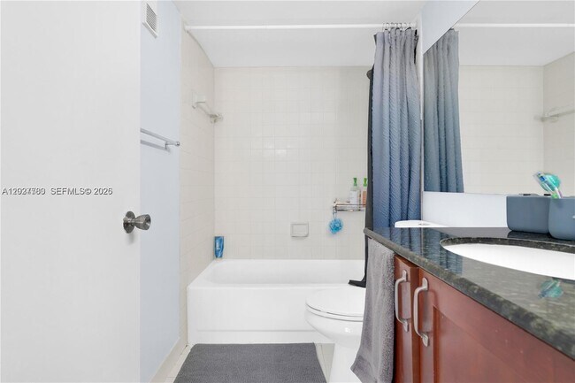 Building Photo - 770 Claughton Island Dr