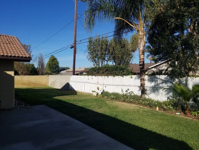 Building Photo - Gorgeous Home in a Quiet Neighborhood!