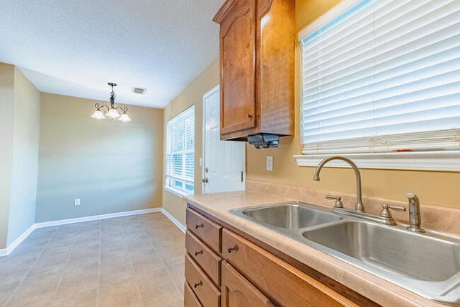 Building Photo - 12591 Drift Bay Cove