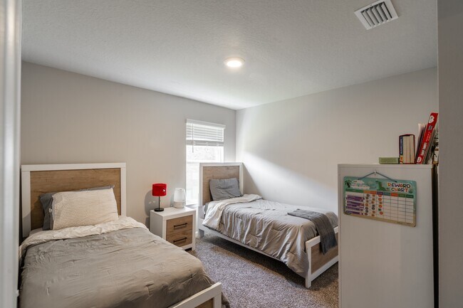 Building Photo - 2568 Arbordale Lp