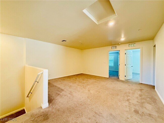Building Photo - 460 Ylang Pl