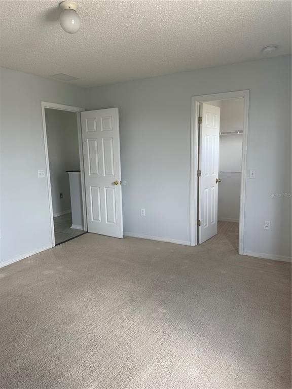 Building Photo - 712 Parrot Ct