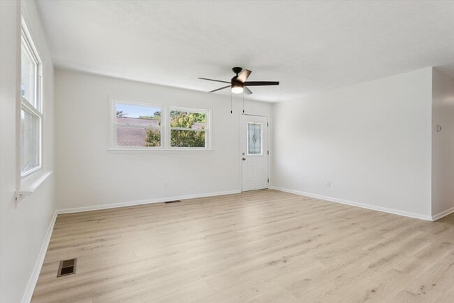 Building Photo - 13A Colberts Ln