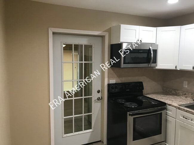 Building Photo - 507 Fir Ave