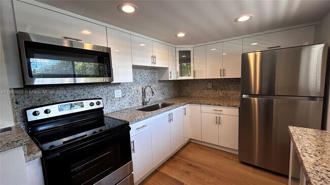 Primary Photo - 8415 SW 107th Ave