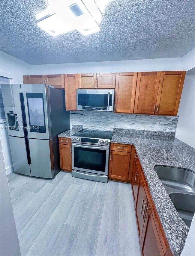 Building Photo - 2301 W 60th St