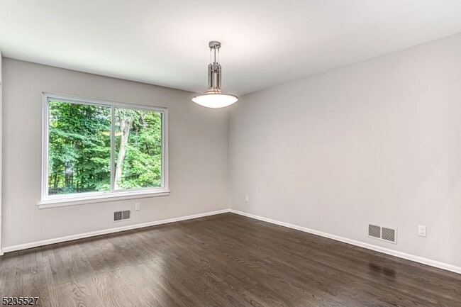 Building Photo - 33 Highmount Ave