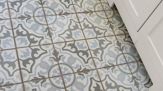 Building Photo - 2118 Fordham Ln