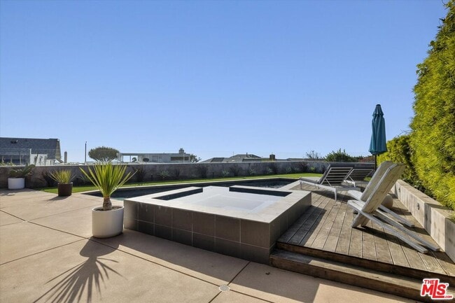 Building Photo - 18131 Kingsport Dr