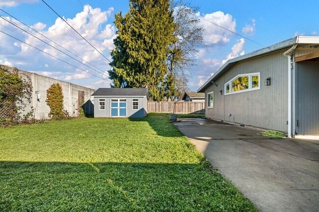 Building Photo - 2577 Elysium Ave