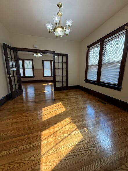 Building Photo - 1425 Anderson St