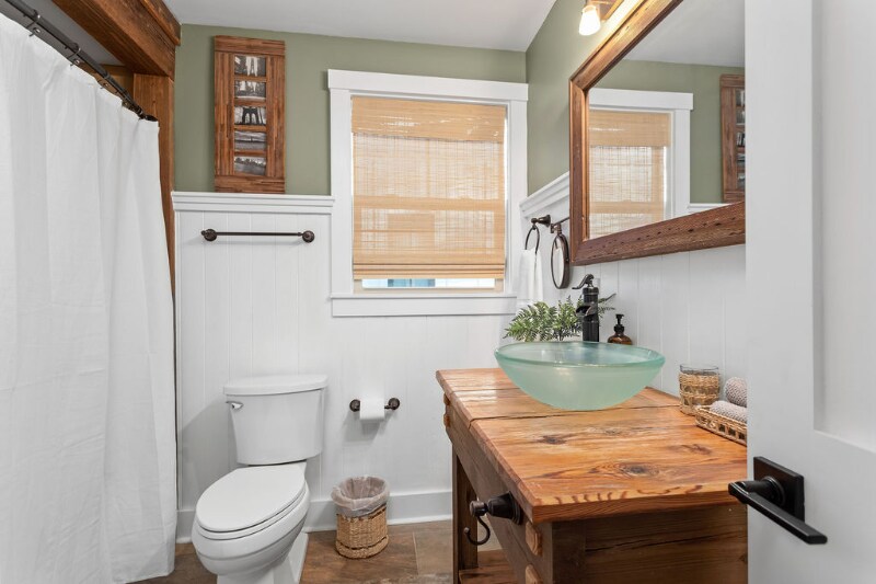 Building Photo - 1145 North Blvd