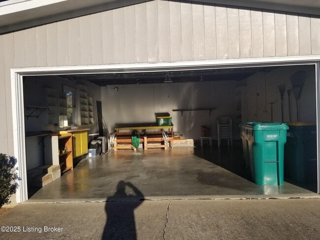 Building Photo - 1305 Abbeywood Rd