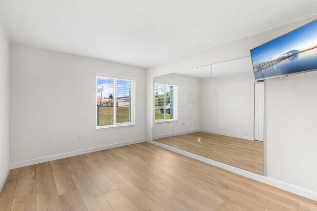 Building Photo - 1700 Commodore Blvd