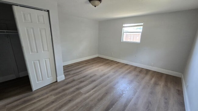 Building Photo - 6511 Seminole Dr