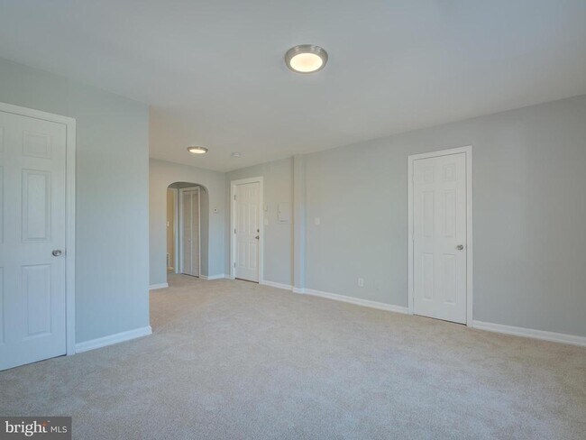 Building Photo - 351 Parkland Pl SE