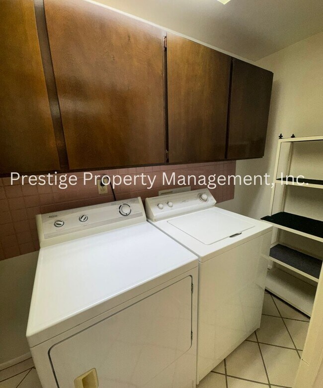 Building Photo - This 3/2 East Side Home Has It All AND more!