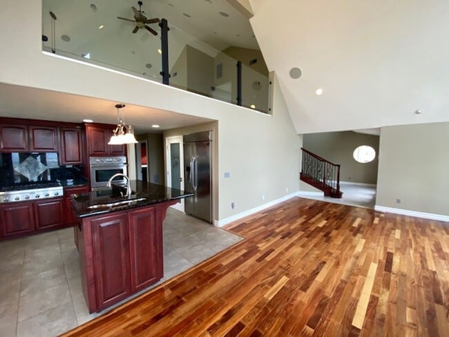 Building Photo - East Medford Luxury View Estate | Infinity Pool | 5 Private Acres- Not Fenced