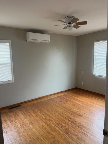 Building Photo - 161 Sequoia Dr