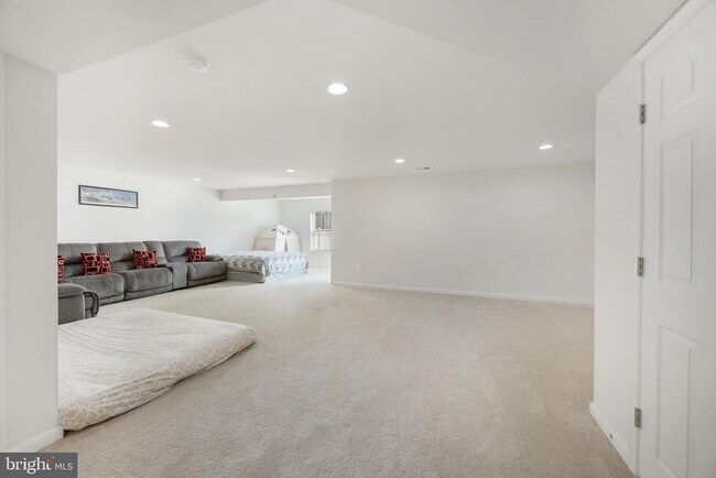 Building Photo - 309 Boxelder Dr