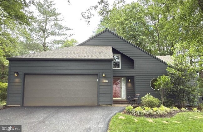 Primary Photo - 1665 Cedar Hollow Way