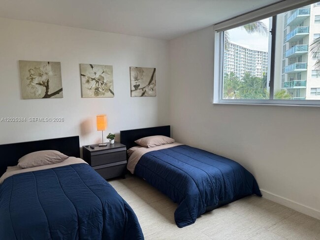 Building Photo - 4001 S Ocean Dr