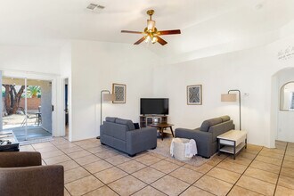 Building Photo - 7435 W Sonesta Dr