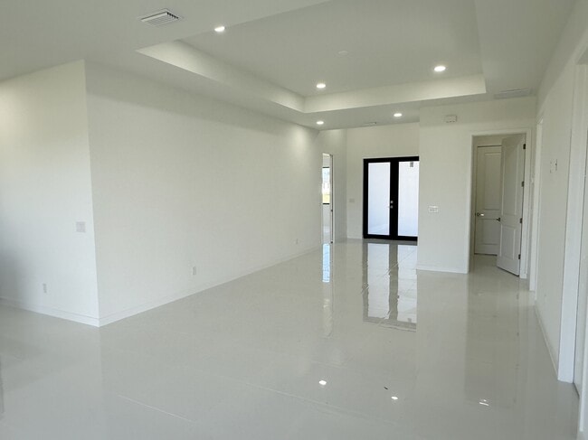 Building Photo - 4238 NW 34th St