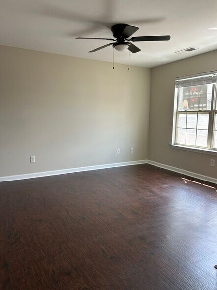 Building Photo - 137 Avalon Dr