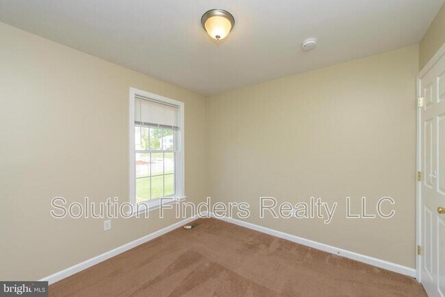 Building Photo - 257 Maple Wreath Ct