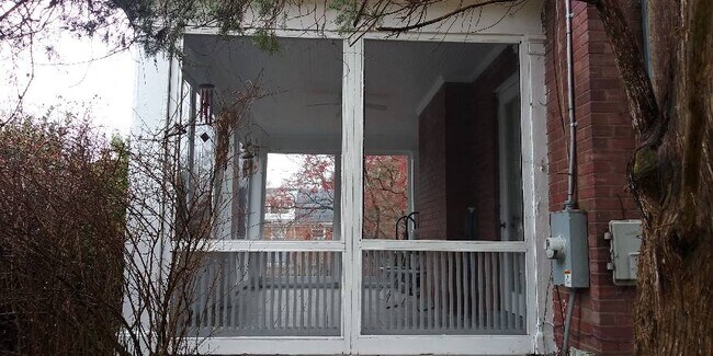 Building Photo - Classic Shepherd Park Home - Unfurnished