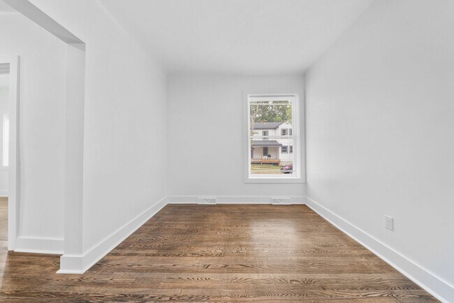 Building Photo - 748 Fairview Ave NE