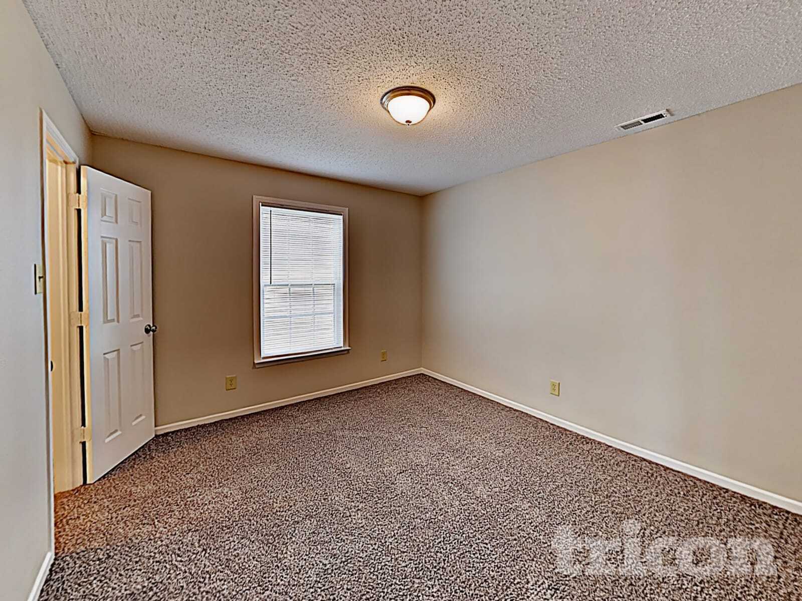 Building Photo - 10813 Inspiration Dr
