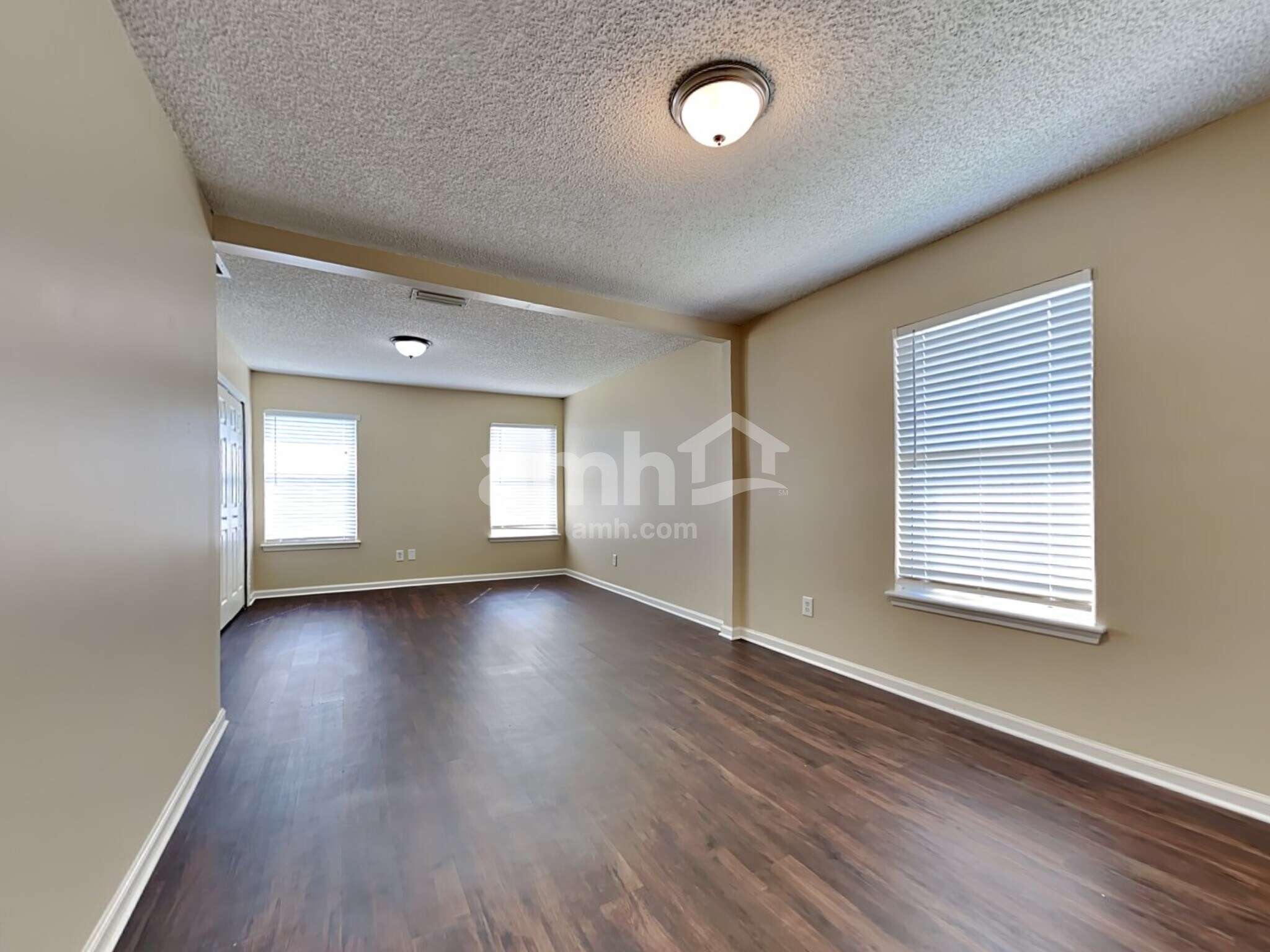 Building Photo - 2523 Sandhaven Ct