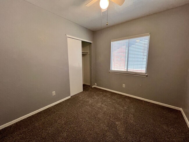 Building Photo - Beautiful East Side Home-Prime Location!