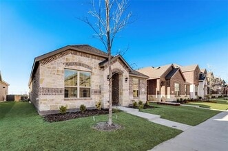 Building Photo - 2621 Franklin Dr