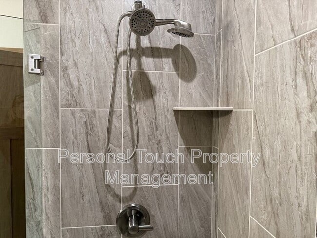 Building Photo - 7352 Eagle Point Dr S