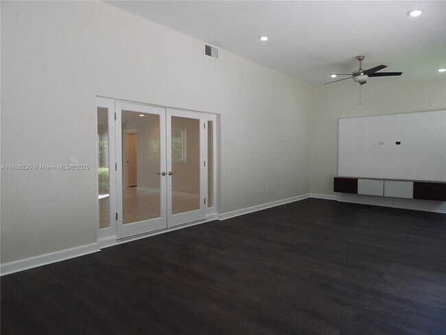 Building Photo - 11530 SW 92nd St