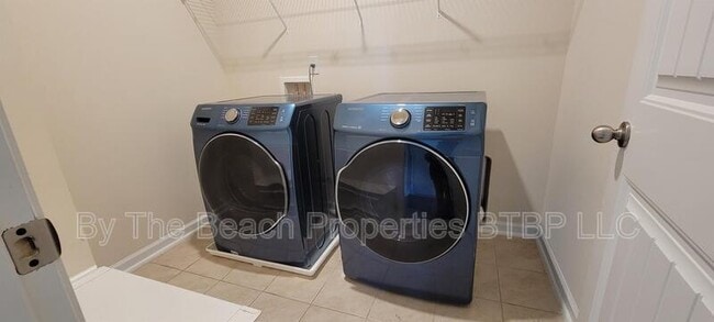 Building Photo - 1072 Caprisia Loop