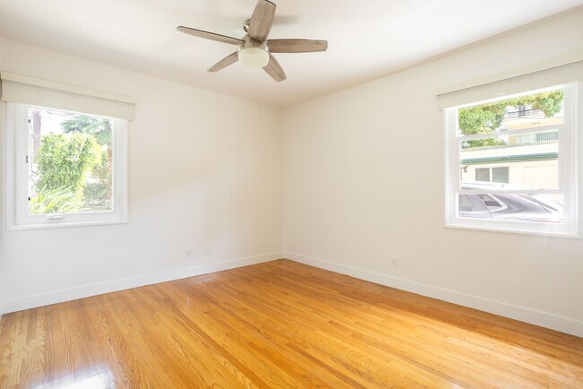 Building Photo - 728 N Edinburgh Ave