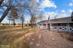 Building Photo - 463 Larson Rd