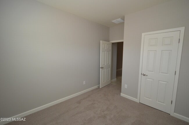 Building Photo - 12175 E Metz Dr