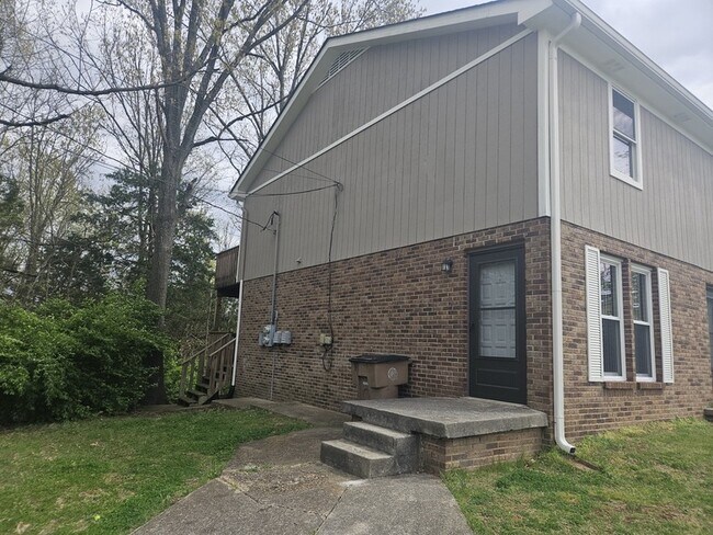 Building Photo - 232 Cedarmont Cir