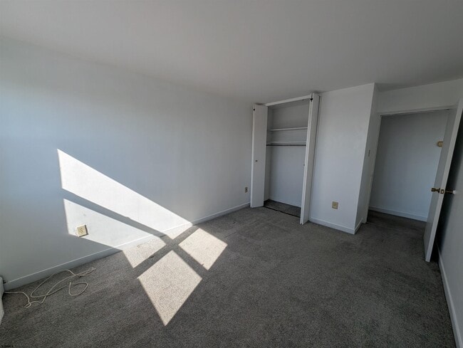 Building Photo - 3817 Ventnor Ave