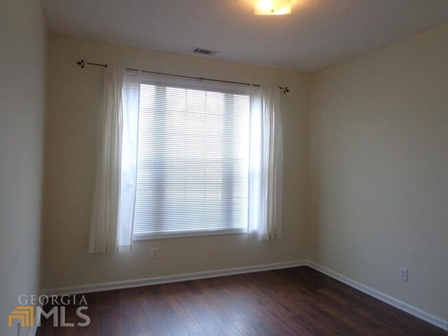 Building Photo - 45 Chemin Pl