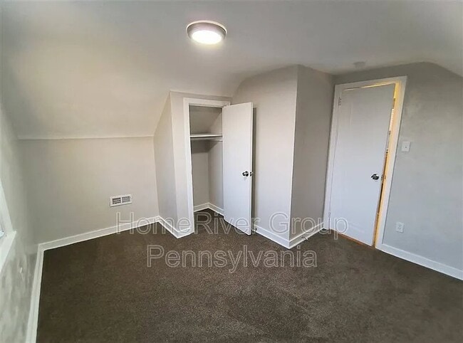 Building Photo - 881 Miller Ave