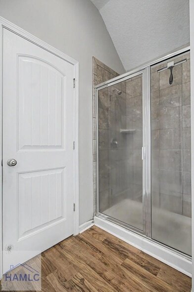 Building Photo - 976 Oak Crest Dr