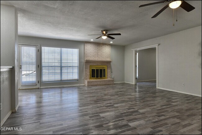 Building Photo - 1739 Russ Randall St