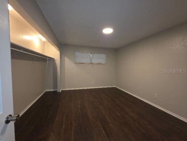 Building Photo - 843 Grove Ave