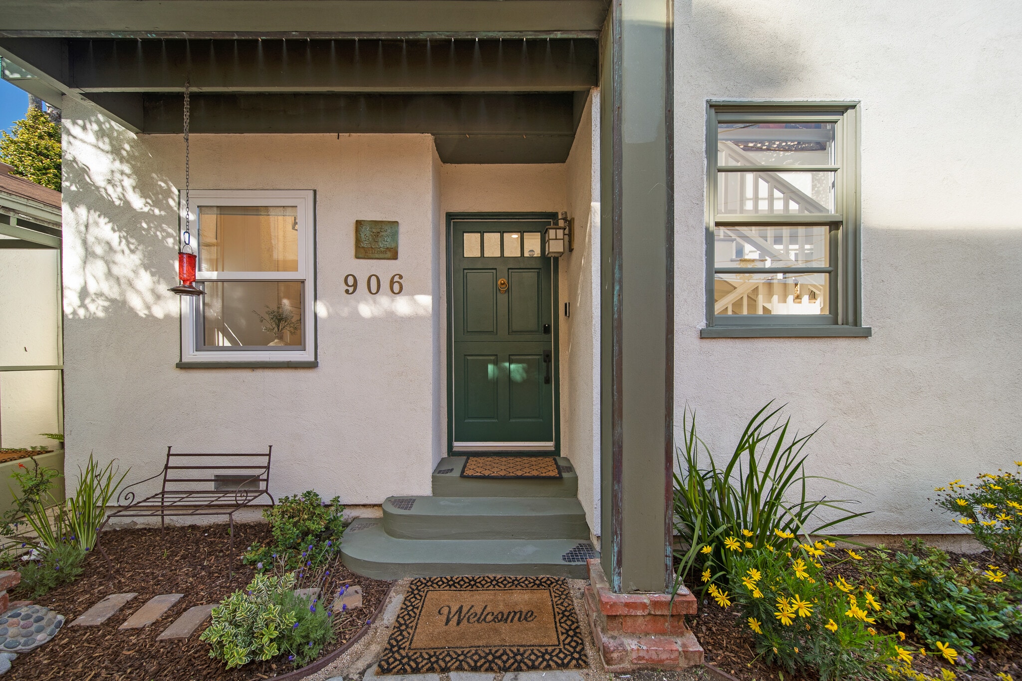 Front door - 906 Victoria Ave